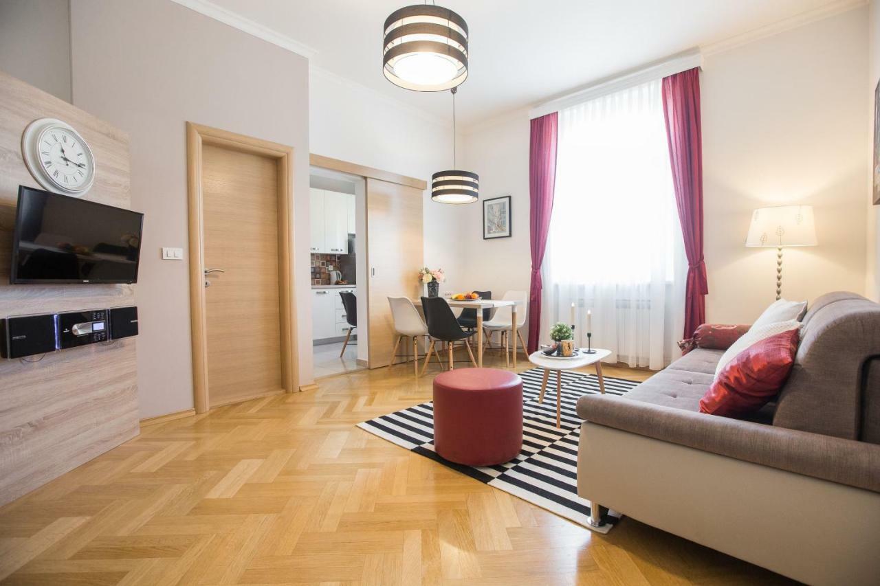 Ferienwohnung Angela Main Street Luxury Oasis & Free Parking Zagreb Exterior foto