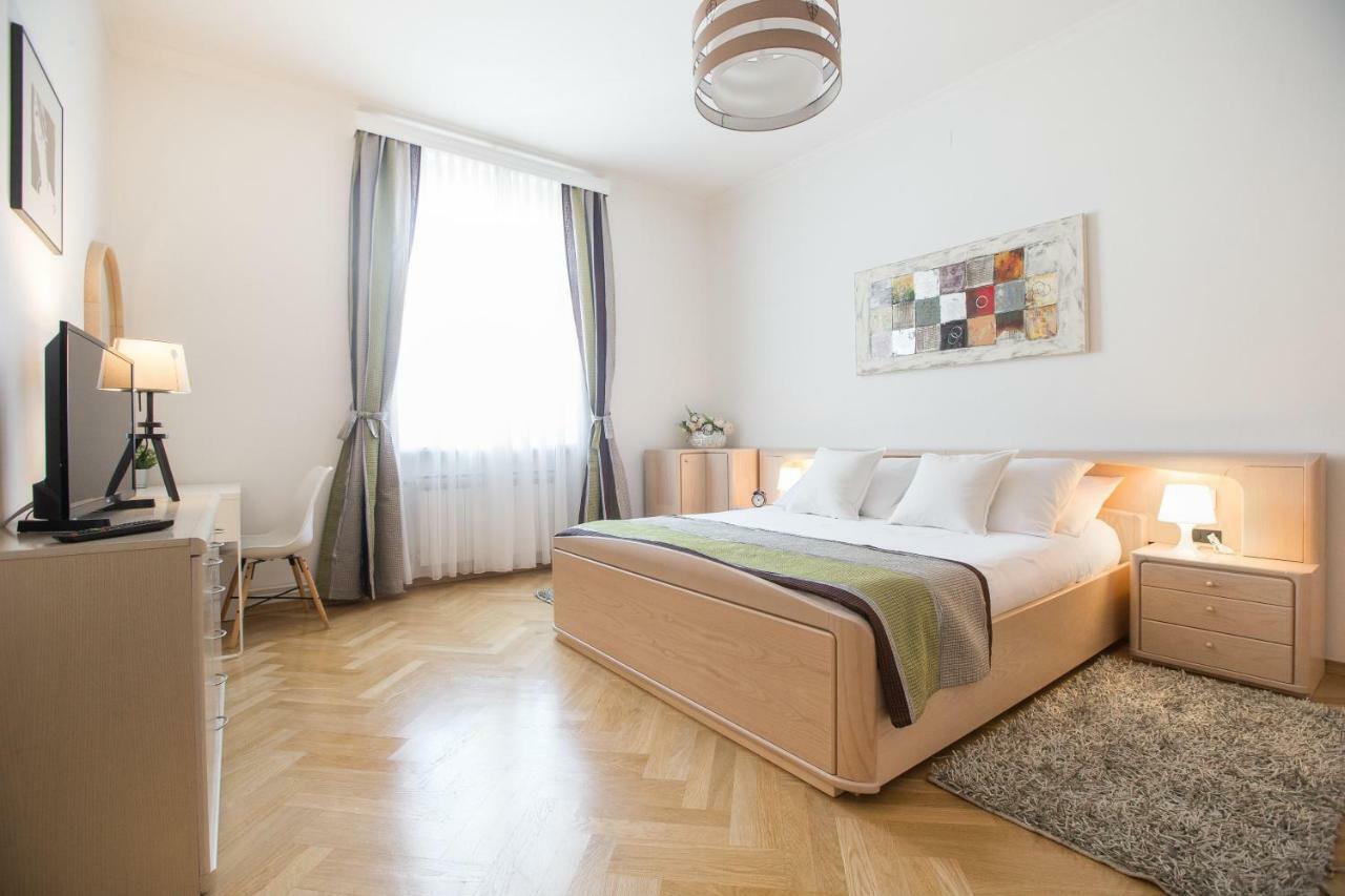 Ferienwohnung Angela Main Street Luxury Oasis & Free Parking Zagreb Exterior foto