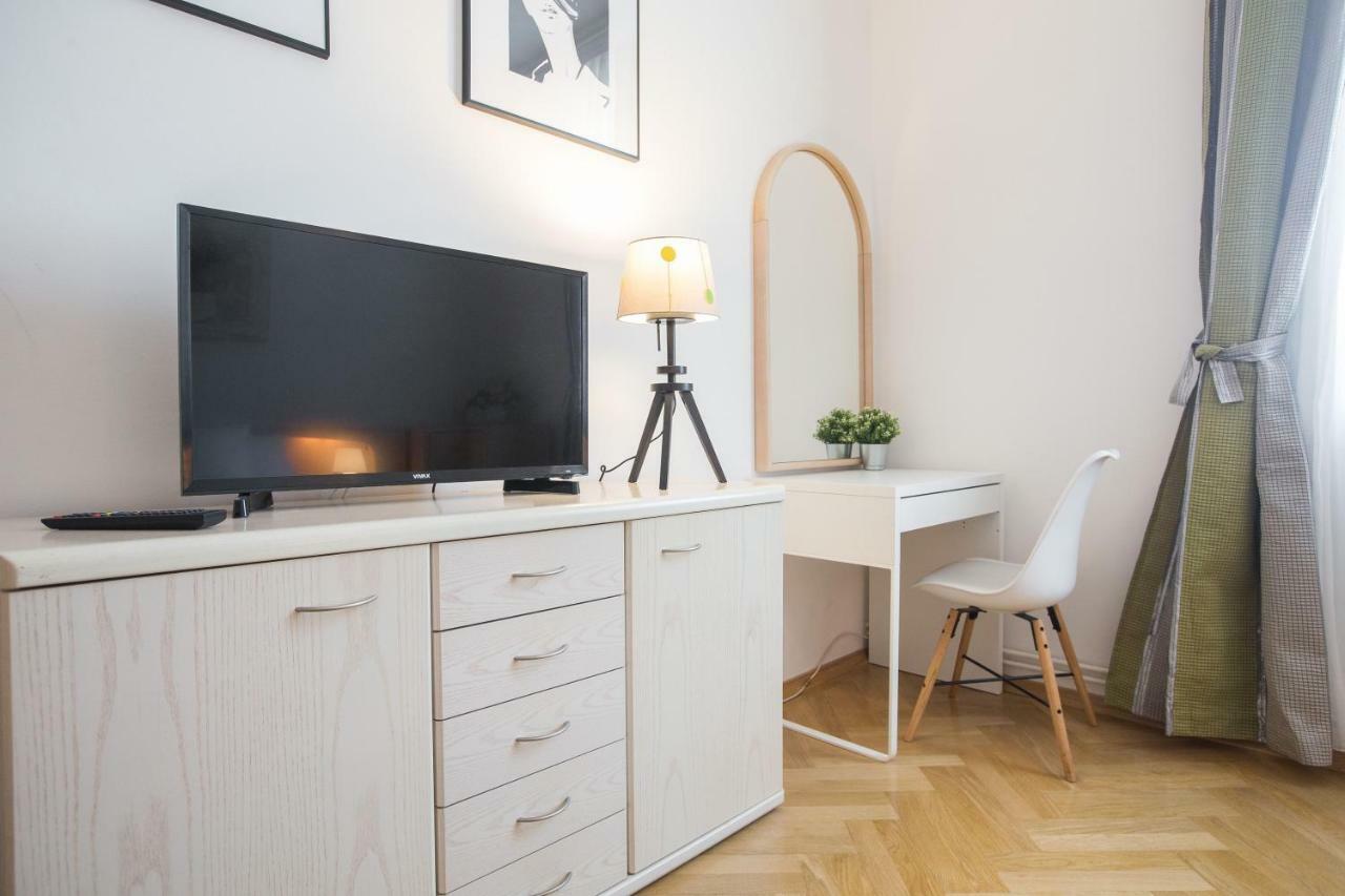 Ferienwohnung Angela Main Street Luxury Oasis & Free Parking Zagreb Exterior foto