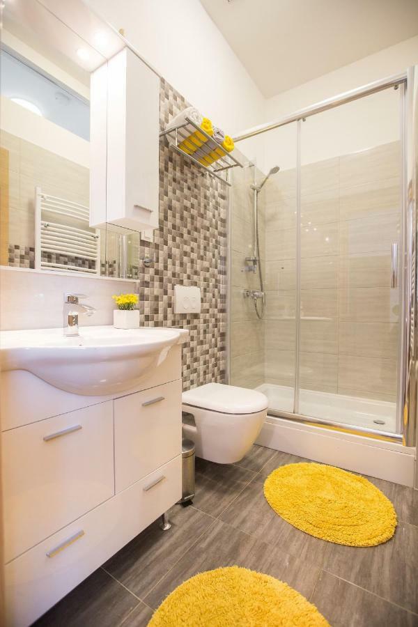 Ferienwohnung Angela Main Street Luxury Oasis & Free Parking Zagreb Exterior foto